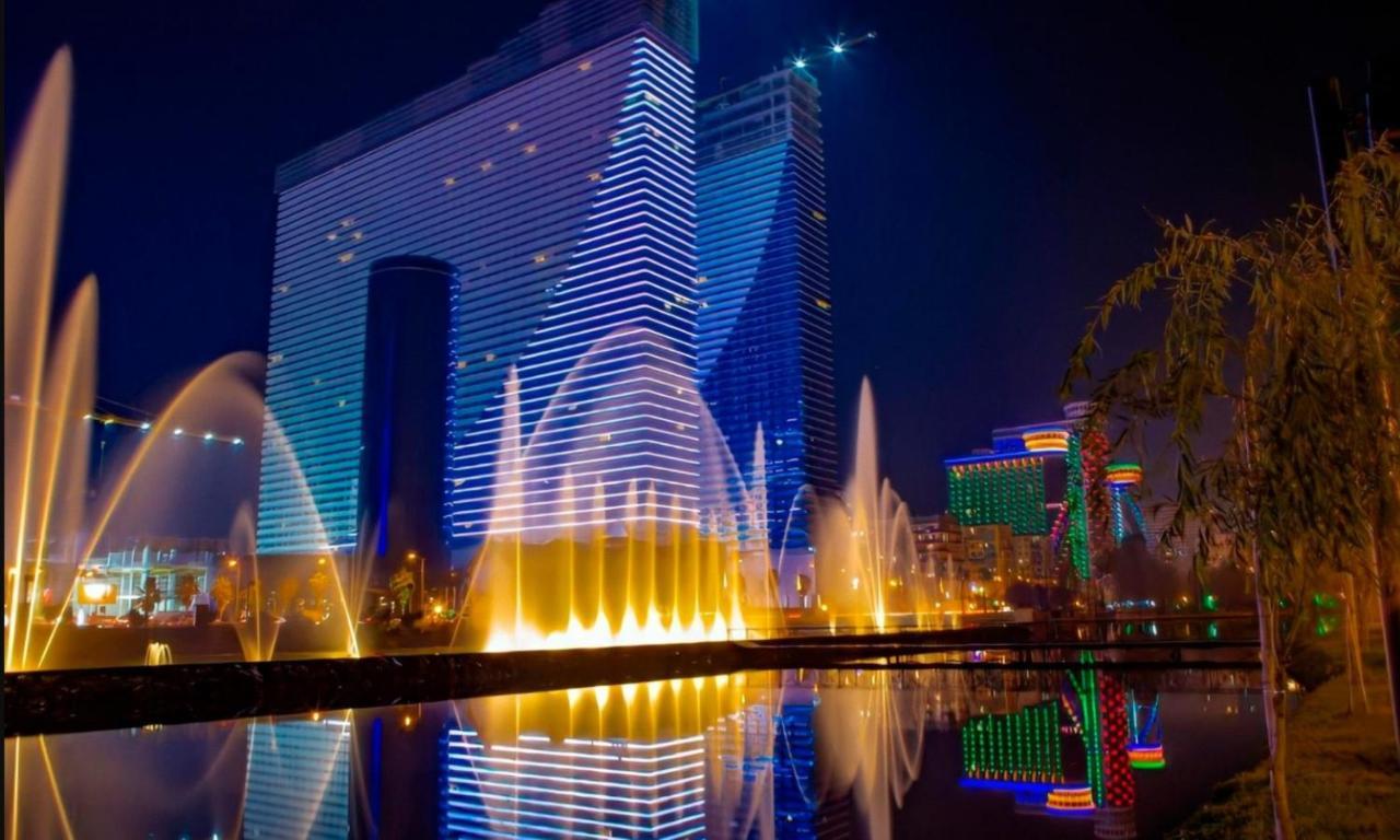 Orbi City In Batumi บาทูมิ ภายนอก รูปภาพ